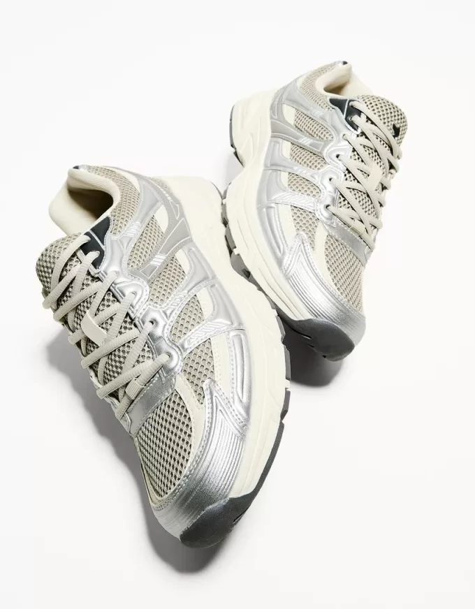 Kontrasterande sneakers Kontrasterande sneakers