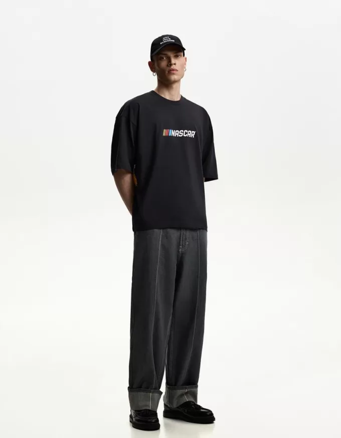 Kortärmad T-shirt med Nascar-tryck