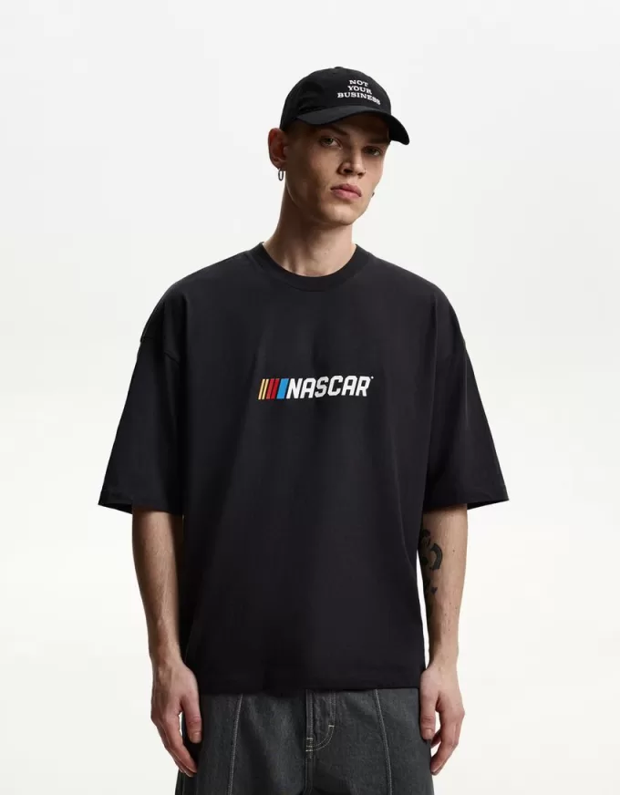 Kortärmad T-shirt med Nascar-tryck