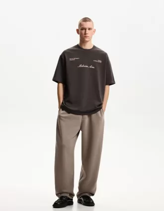 Kortärmad T-shirt med broderi