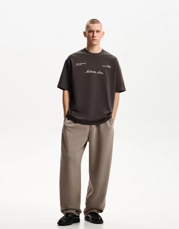 Kortärmad T-shirt med broderi Kortärmad T-shirt med broderi