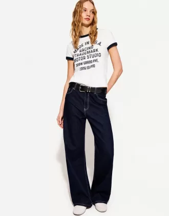 Kortärmad T-shirt med kontrasttryck