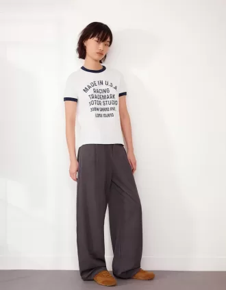 Kortärmad T-shirt med kontrasttryck