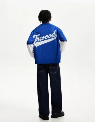 Kortärmad T-shirt med sportigt tryck i mesh