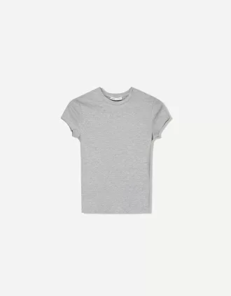 Kortärmad T-shirt med urringning