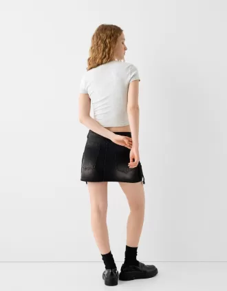 Kortärmad T-shirt med urringning