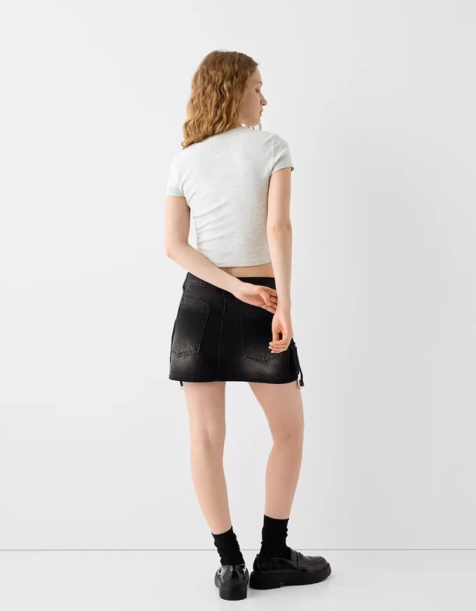 Kortärmad T-shirt med urringning
