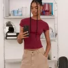 Kortärmad T-shirt med urringning