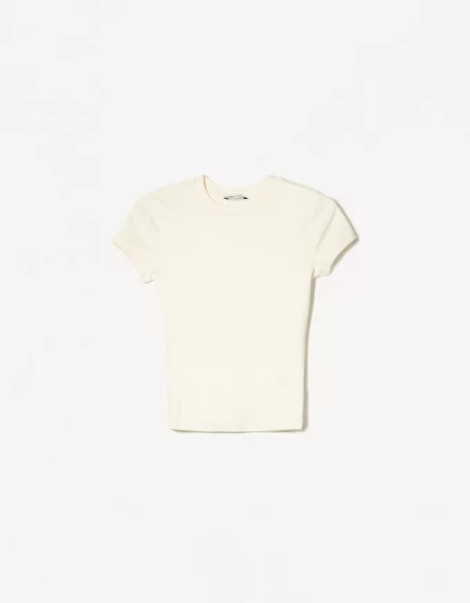 Kortärmad T-shirt med urringning Kortärmad T-shirt med urringning