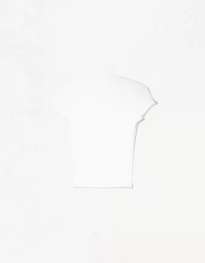 Kortärmad T-shirt med urringning Kortärmad T-shirt med urringning