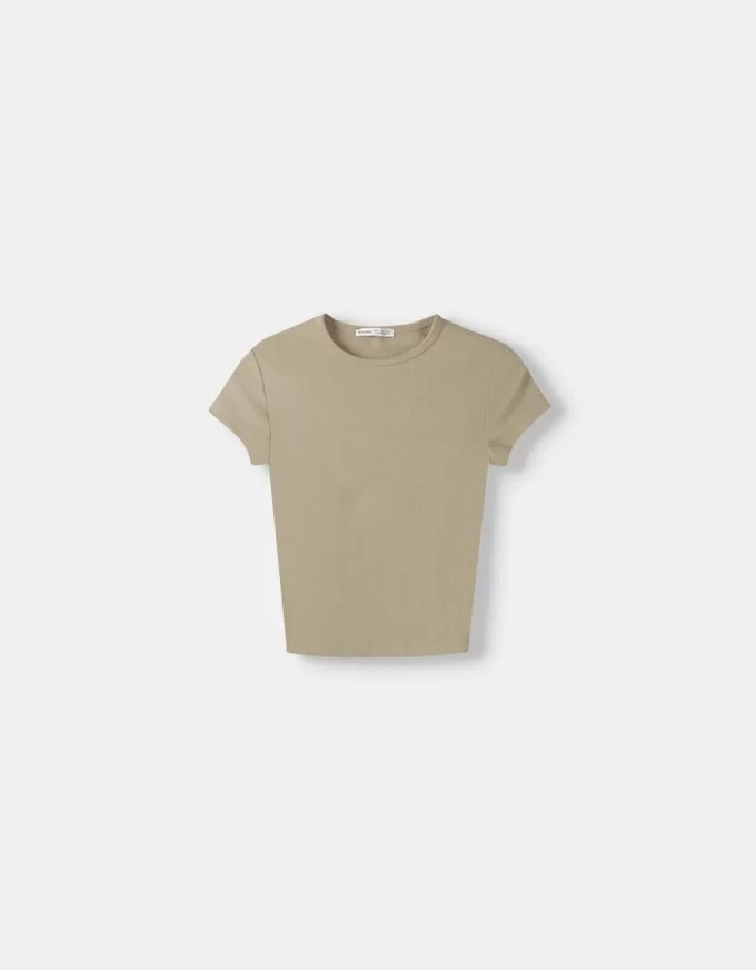 Kortärmad T-shirt med urringning Kortärmad T-shirt med urringning
