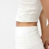 Kortärmad asymmetrisk T-shirt med nitar