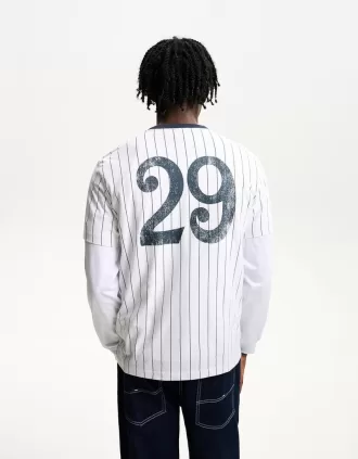 Kortärmad randig T-shirt med sportigt tryck