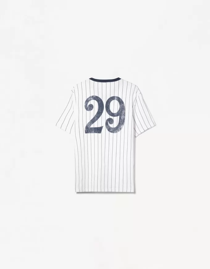 Kortärmad randig T-shirt med sportigt tryck Kortärmad randig T-shirt med sportigt tryck