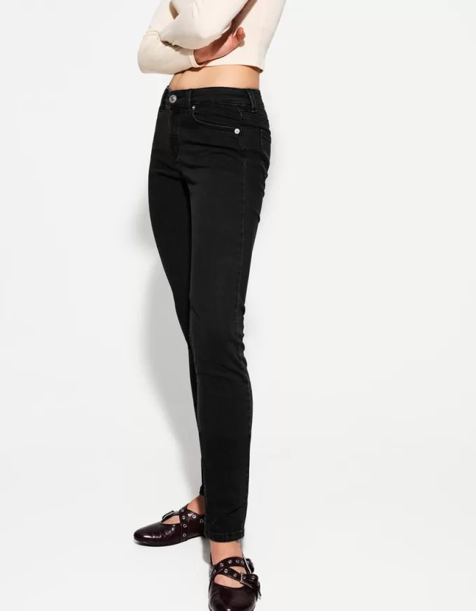 Låg midja jeans med smal passform Låg midja jeans med smal passform