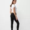 Låg midja jeans med smal passform Låg midja jeans med smal passform