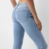 Låg midja jeans med smal passform Låg midja jeans med smal passform