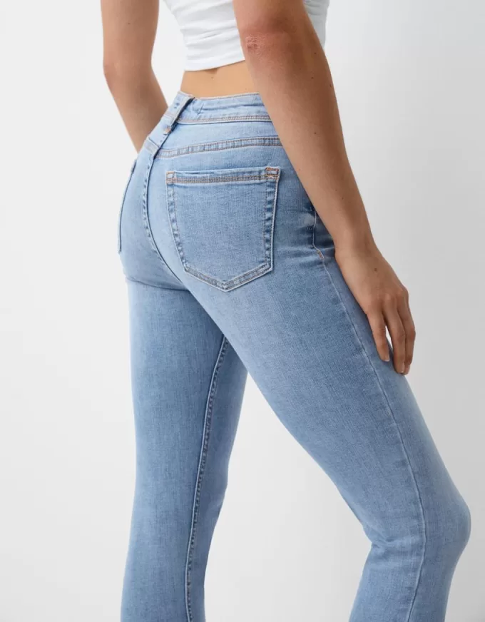 Låg midja jeans med smal passform Låg midja jeans med smal passform