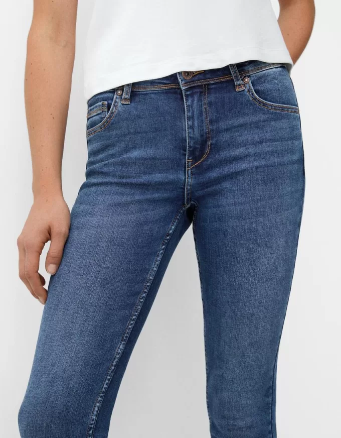 Låg midja jeans med smal passform Låg midja jeans med smal passform