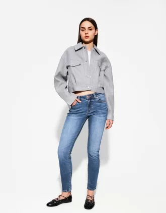 Låg midja jeans med smal passform