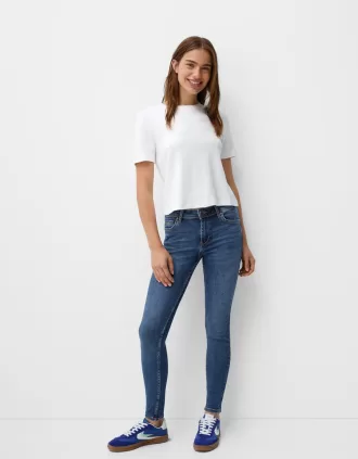 Låg midja jeans med smal passform
