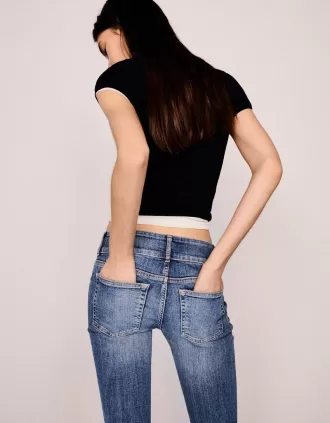 Lågmodiga bootcut-jeans