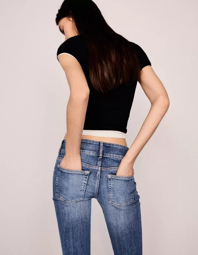 Lågmodiga bootcut-jeans Lågmodiga bootcut-jeans