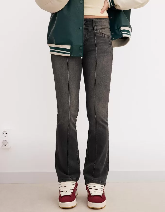 Lågmodiga bootcut-jeans