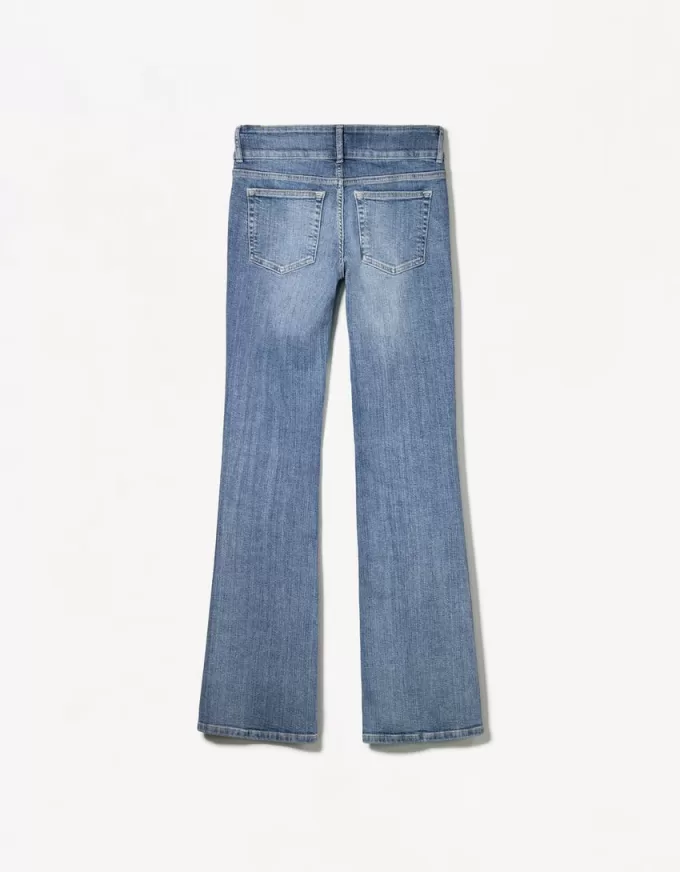 Lågmodiga bootcut-jeans Lågmodiga bootcut-jeans