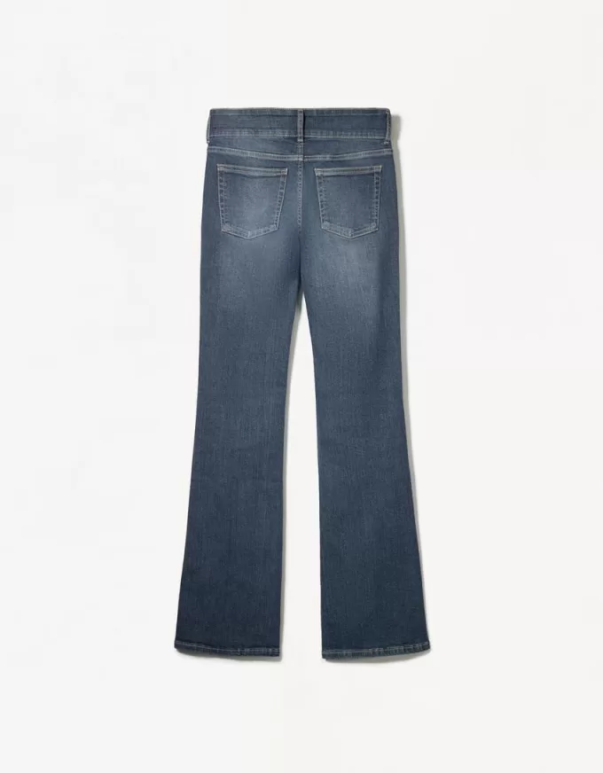Lågmodiga bootcut-jeans