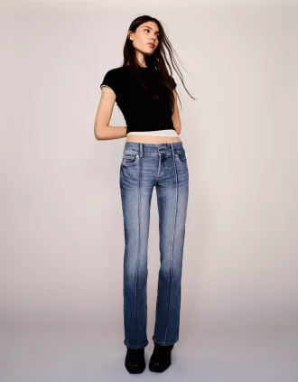 Lågmodiga bootcut-jeans