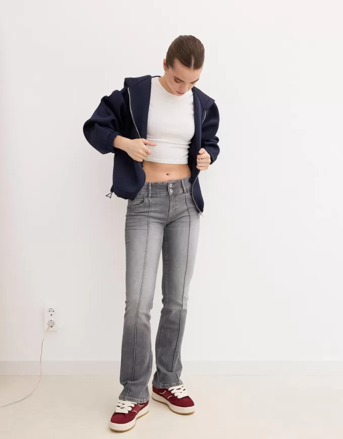 Lågmodiga bootcut-jeans Lågmodiga bootcut-jeans
