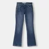 Lågt känga jeans med broderi