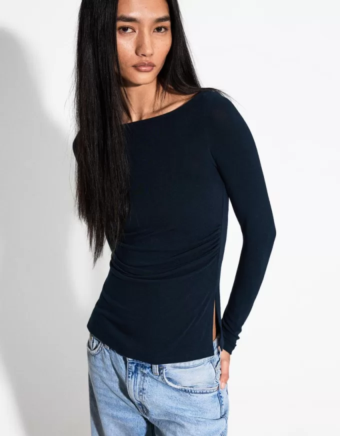 Långärmad T-shirt med rynkad detalj Långärmad T-shirt med rynkad detalj