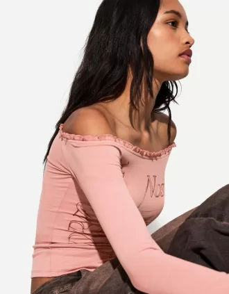 Långärmad asymmetrisk T-shirt