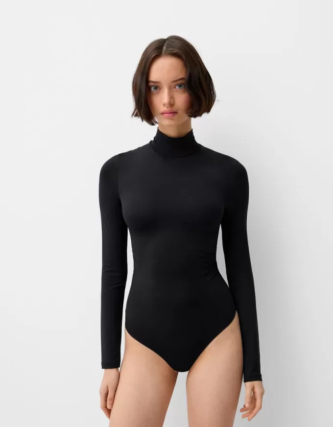 Långärmad body med hög hals Långärmad body med hög hals
