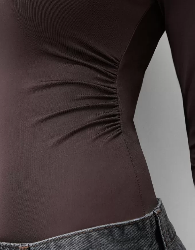 Långärmad body med hög hals Långärmad body med hög hals
