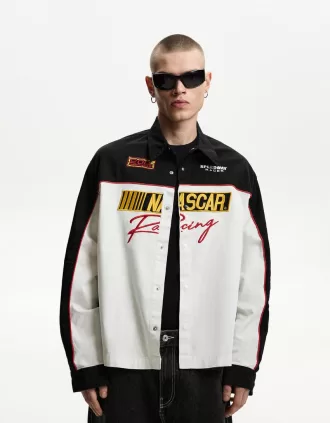 Långärmad skjorta i boxig passform med Nascar-tryck