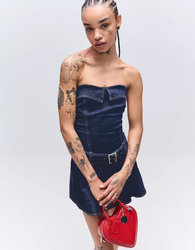 Miniklänning i denim i kartong