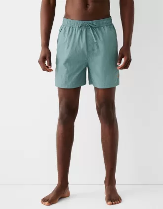 Monokrom boardshorts med boxy fit passform 1 330x423 - Monokrom boardshorts med boxy-fit passform