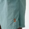 Monokrom boardshorts med boxy-fit passform Monokrom boardshorts med boxy-fit passform