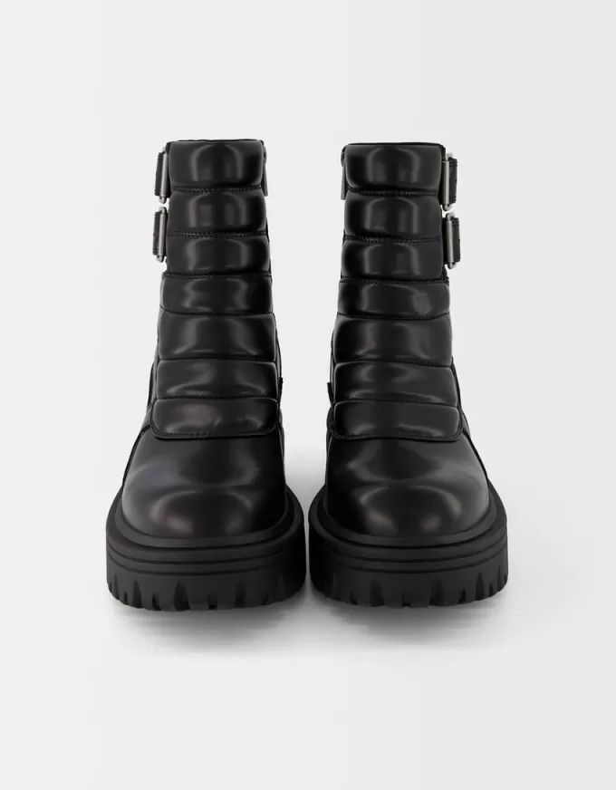 Platform ankelboots med spännen Platform ankelboots med spännen