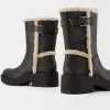 Platta ankelboots med falska shearlingdetalj Platta ankelboots med falska shearlingdetalj