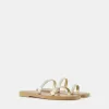 Platta sandaler med flera remmar
