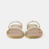 Platta sandaler med flera remmar