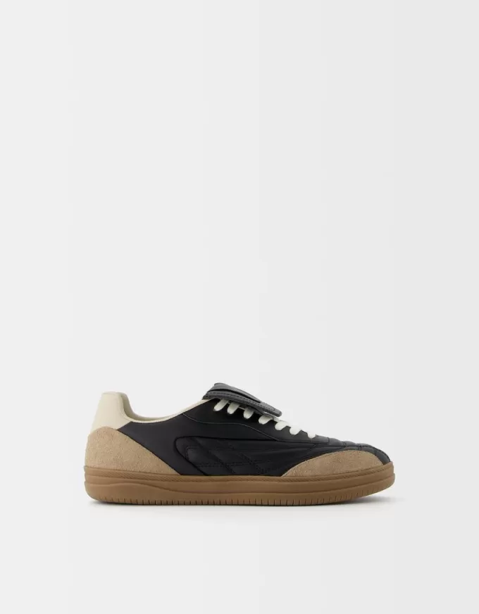 Retro fotbollssneakers med plös Retro fotbollssneakers med plös