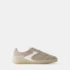 Retro sneakers i delat läder Retro sneakers i delat läder