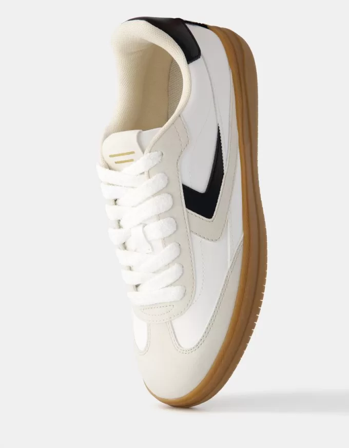 Retro sneakers med spetsdetalj Retro sneakers med spetsdetalj