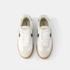 Retro sneakers med spetsdetalj Retro sneakers med spetsdetalj