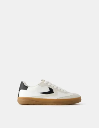 Retro sneakers med spetsdetalj